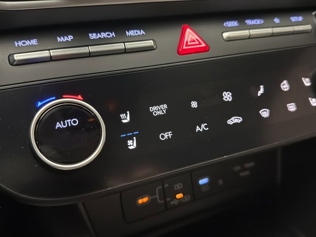 Certified 2025 Hyundai Sonata Limited FWD image 28