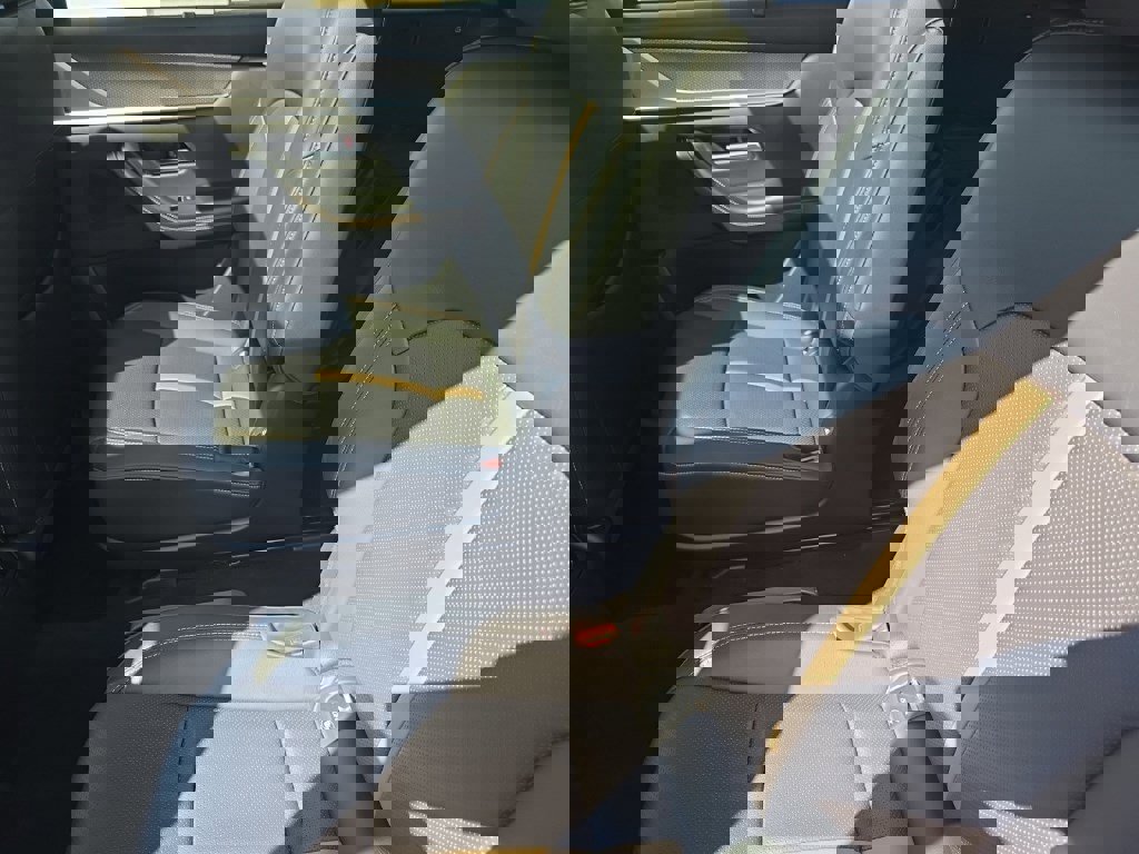 Used 2025 MAZDA CX-90 3.3 Turbo S w/ Premium Package image 15