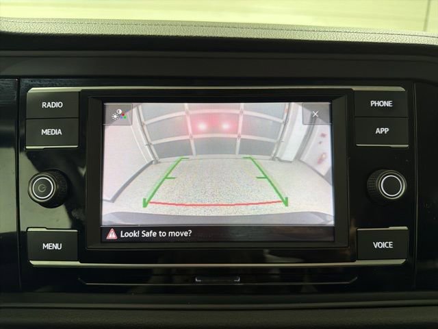 Used 2023 Volkswagen Jetta SE w/ Panoramic Sunroof Package image 23