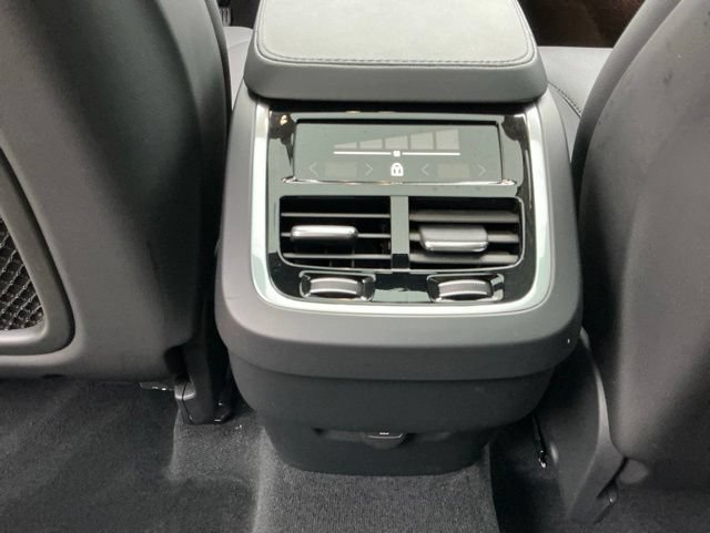 Certified 2025 Volvo XC90 B5 Core AWD/4WD image 31