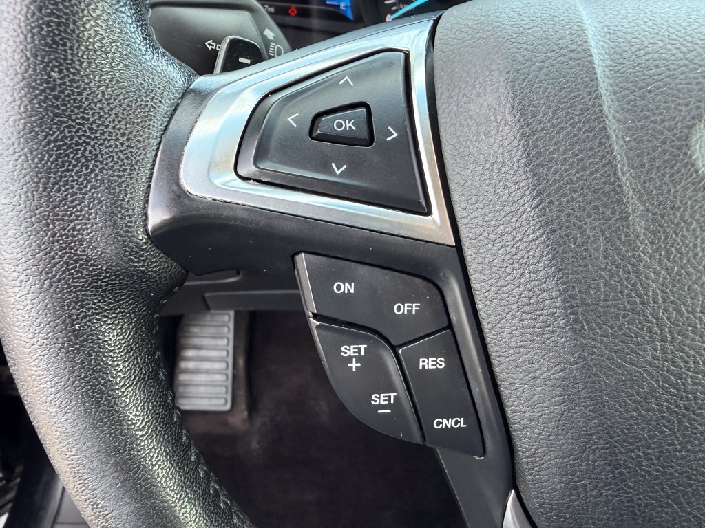 Used 2016 Ford Edge SEL w/ Equipment Group 201A AWD/4WD image 24