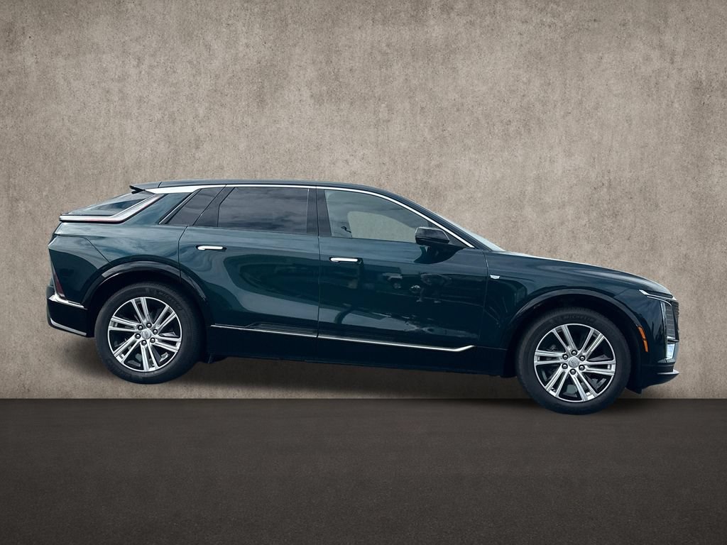 Used 2024 Cadillac Lyriq Tech AWD/4WD image 3