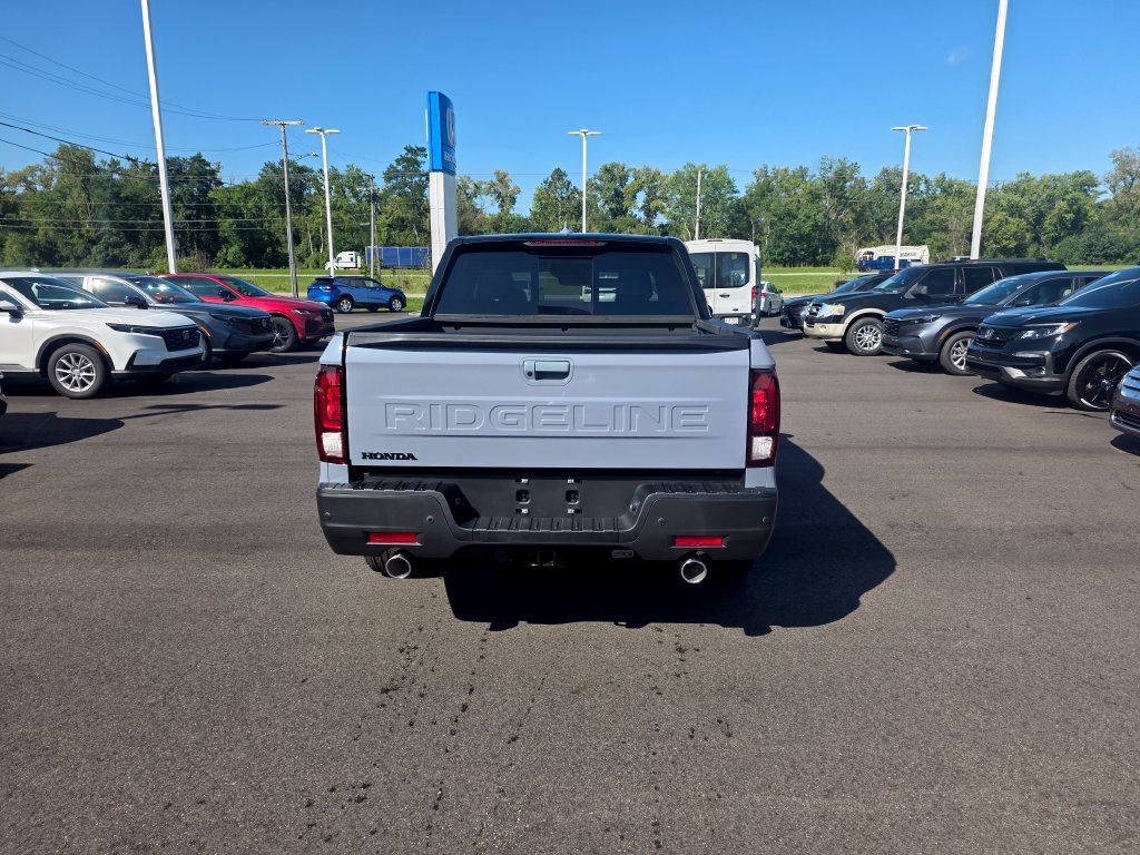 New 2026 Honda Ridgeline Black Edition image 4