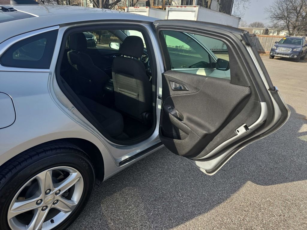 Used 2021 Chevrolet Malibu LS image 26