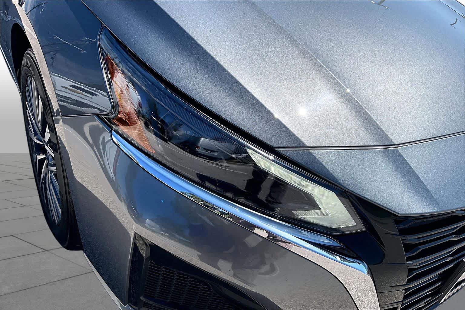 Used 2025 Nissan Altima 2.5 SV FWD image 28