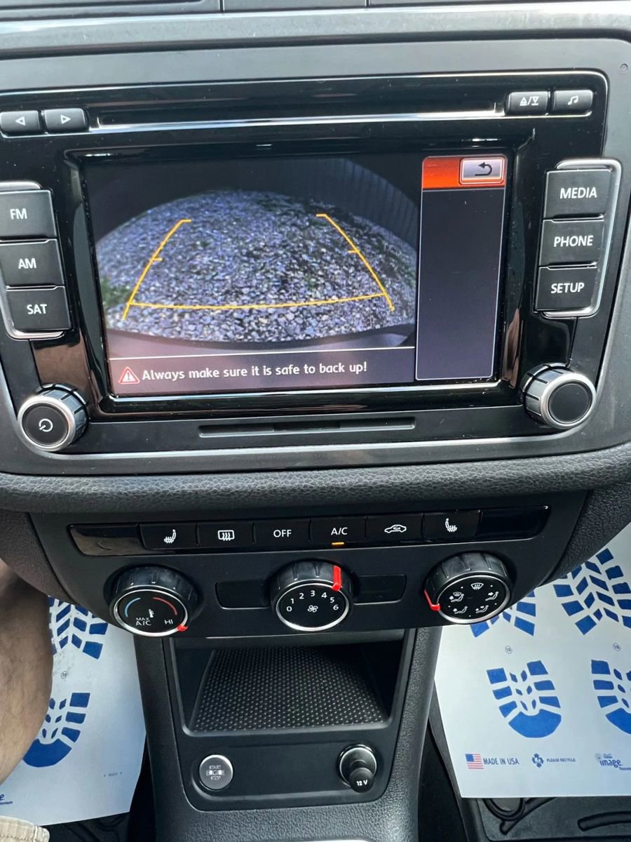 Used 2014 Volkswagen Tiguan SE image 17