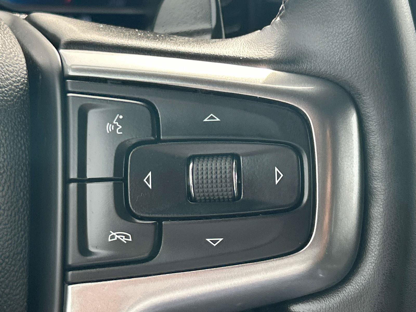 Used 2024 Chevrolet Silverado 1500 LTZ AWD/4WD image 40