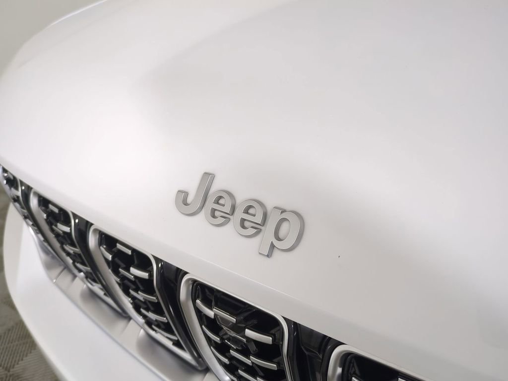 Used 2024 Jeep Grand Cherokee Summit image 13