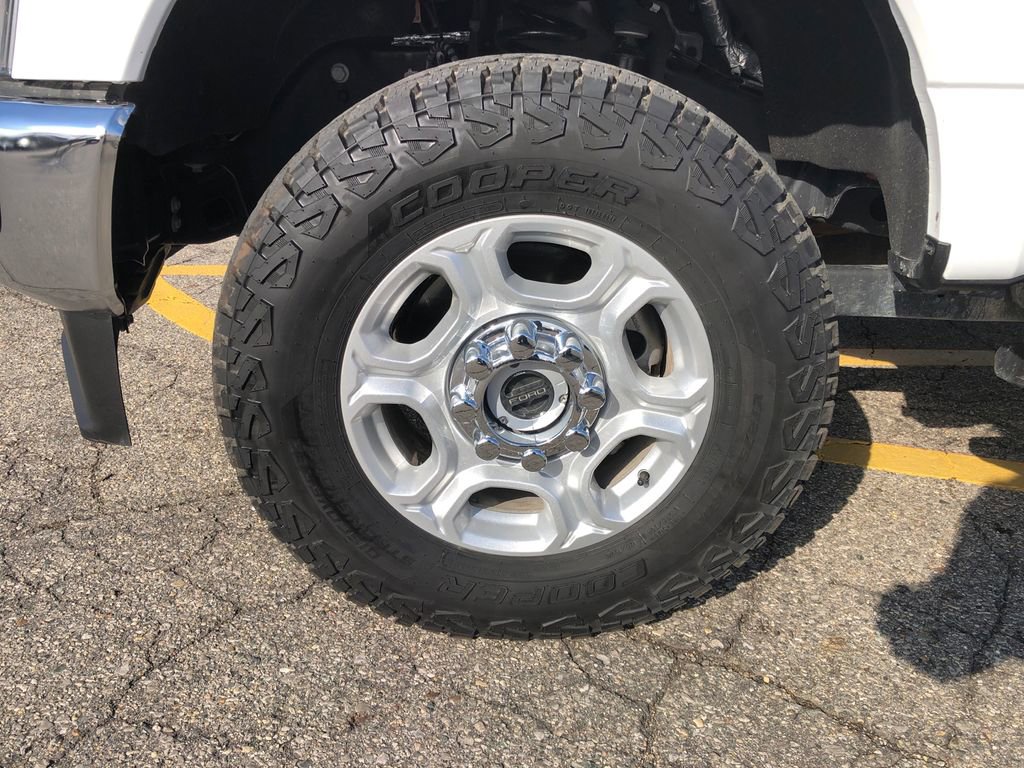 Used 2025 Ford F350 XLT AWD/4WD image 14