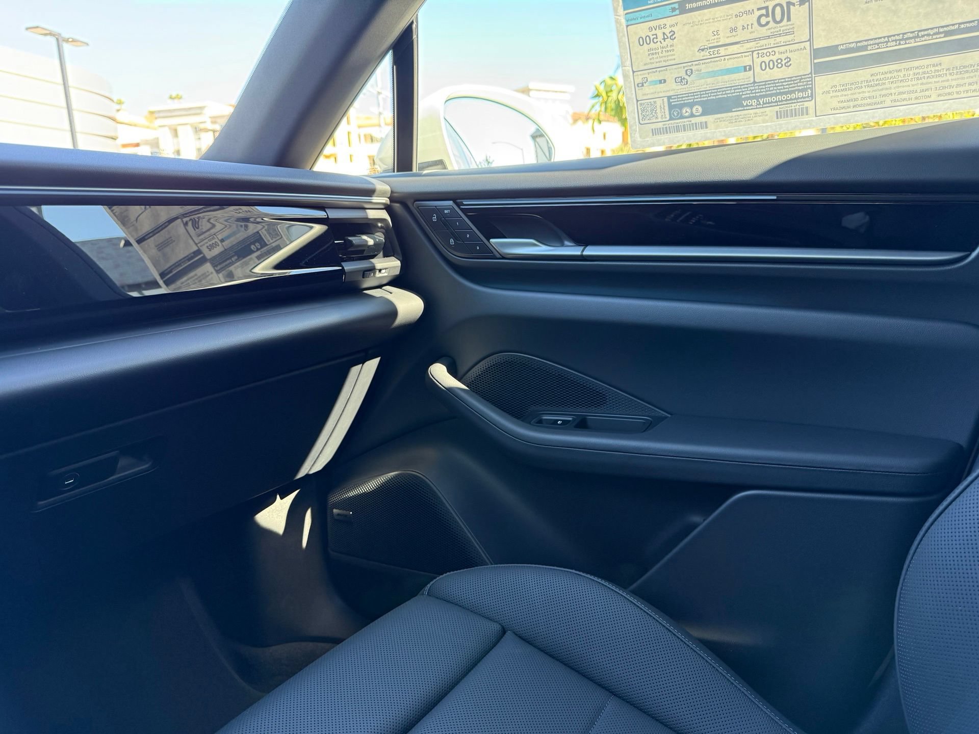 Used 2026 Porsche Macan Electric RWD image 22