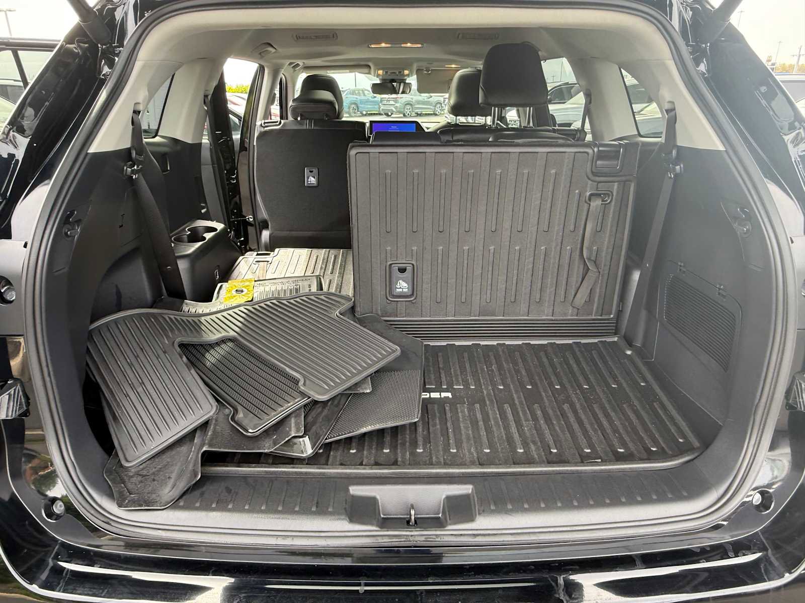 Certified 2025 Toyota Highlander XLE AWD/4WD image 37