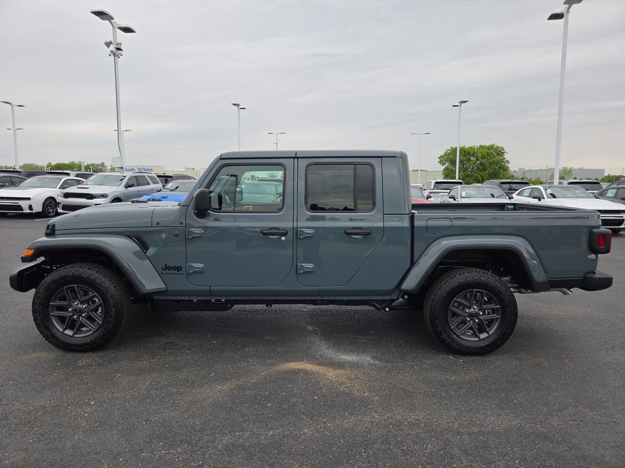 New 2026 Jeep Gladiator Sport AWD/4WD image 4