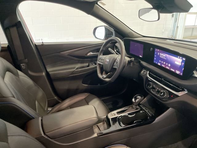 Used 2024 Buick Envista Sport Touring w/ Convenience I Package image 2
