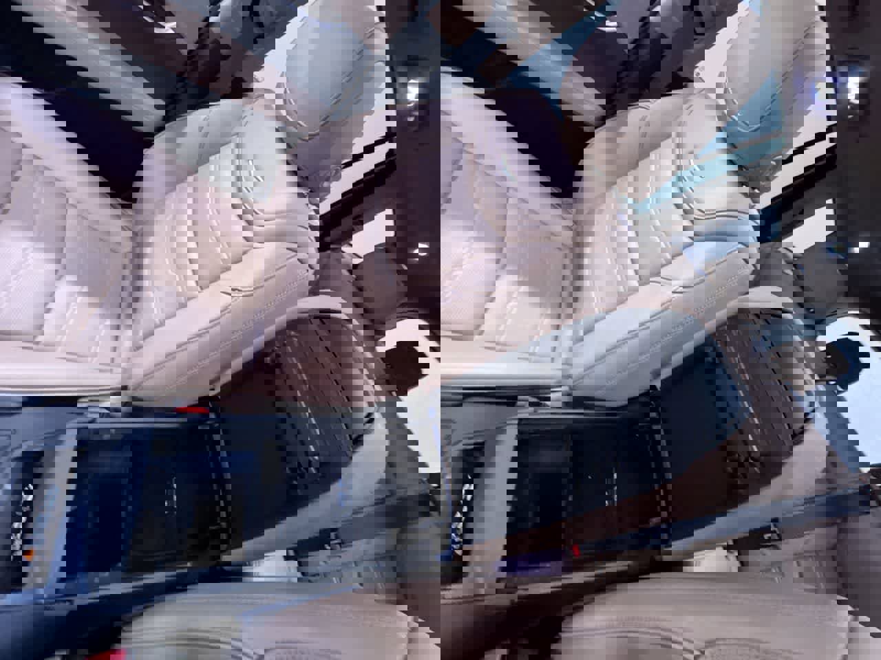 Used 2024 Cadillac XT6 Sport w/ Platinum Package image 28