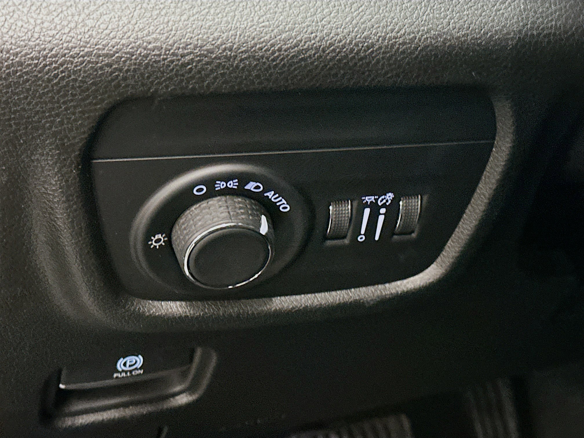 Used 2023 Jeep Grand Cherokee L Laredo image 17