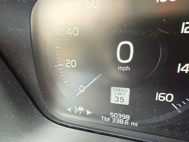 Used 2017 Volvo XC90 T6 Momentum w/ Vision Package image 22