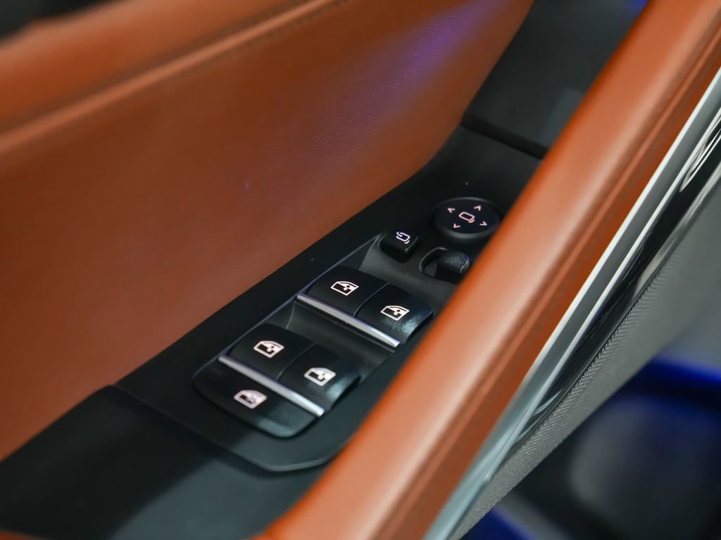 Used 2024 BMW X6 xDrive40i w/ Premium Package image 22