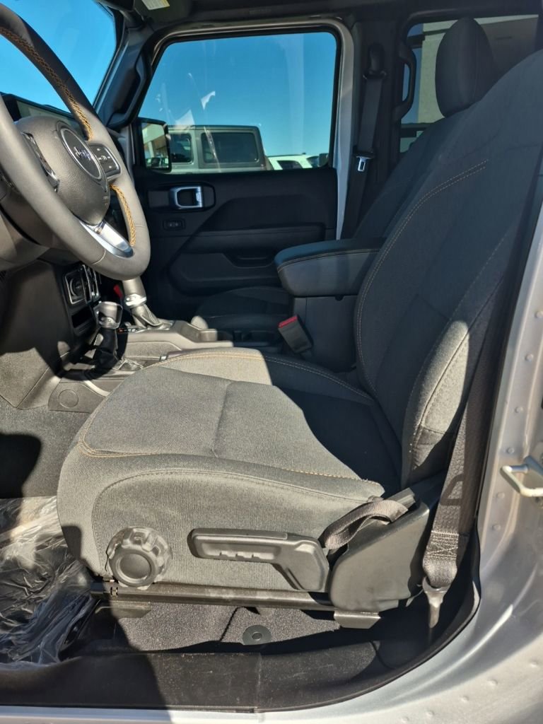 Used 2024 Jeep Wrangler Sahara w/ Technology Group image 22