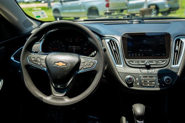 Used 2021 Chevrolet Malibu LT FWD image 6
