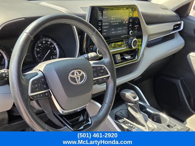 Used 2021 Toyota Highlander XLE FWD image 9