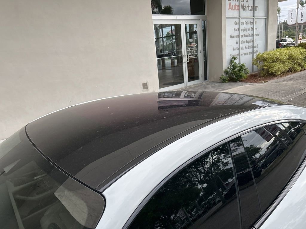 Used 2022 Porsche Taycan 4S image 8