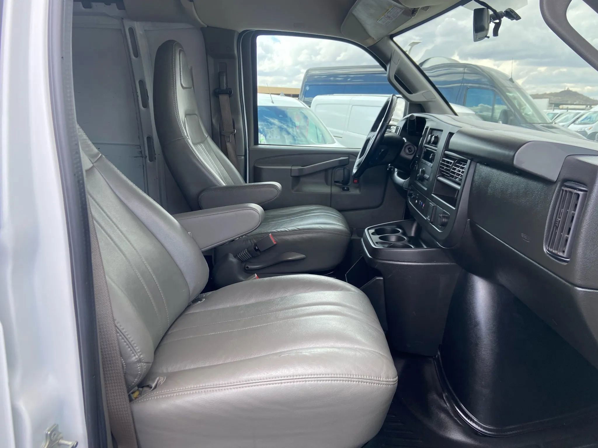 Used 2023 GMC Savana 2500 Extended w/ Driver Convenience Package image 13