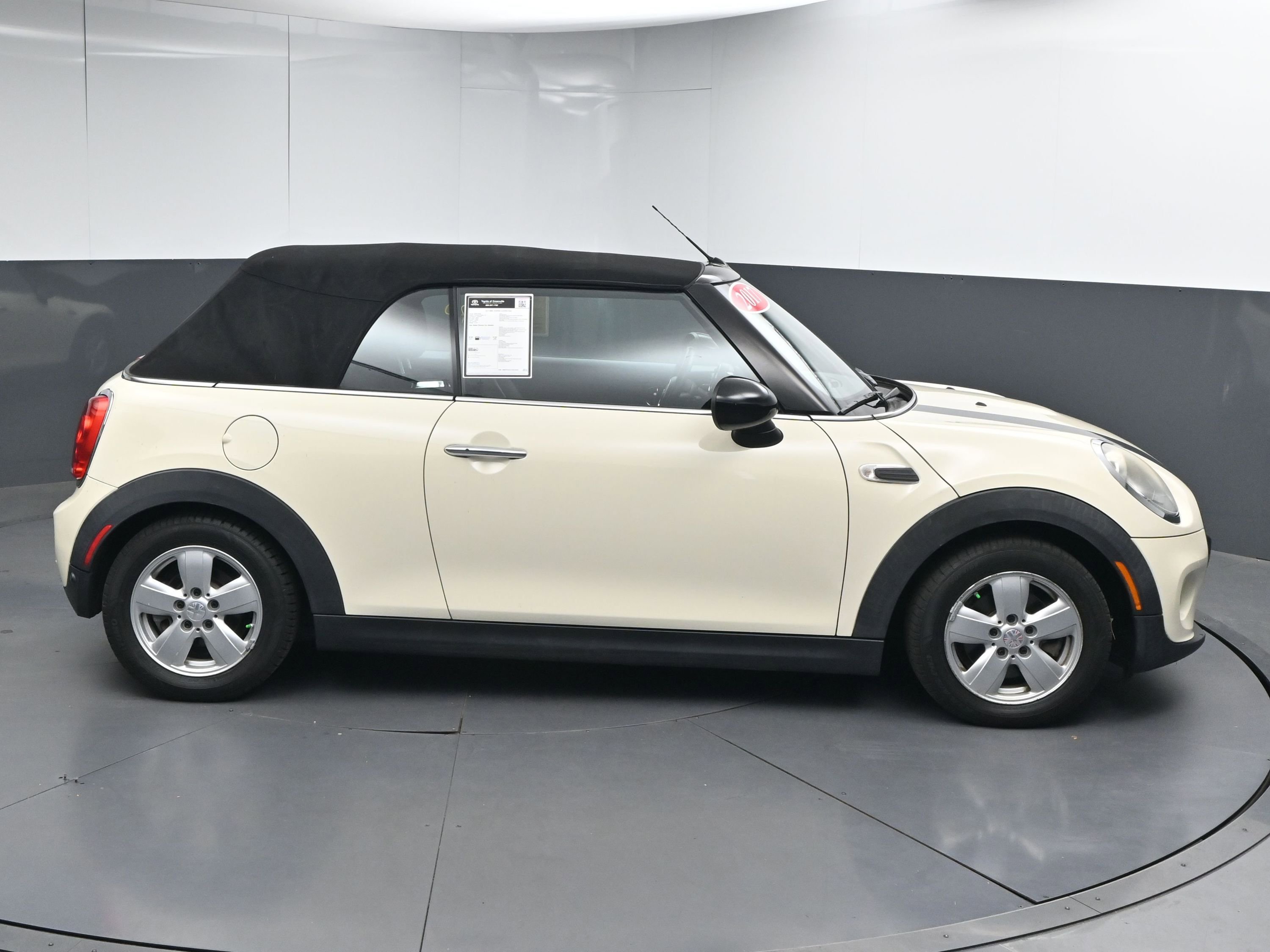 Used 2017 MINI Cooper Convertible image 9