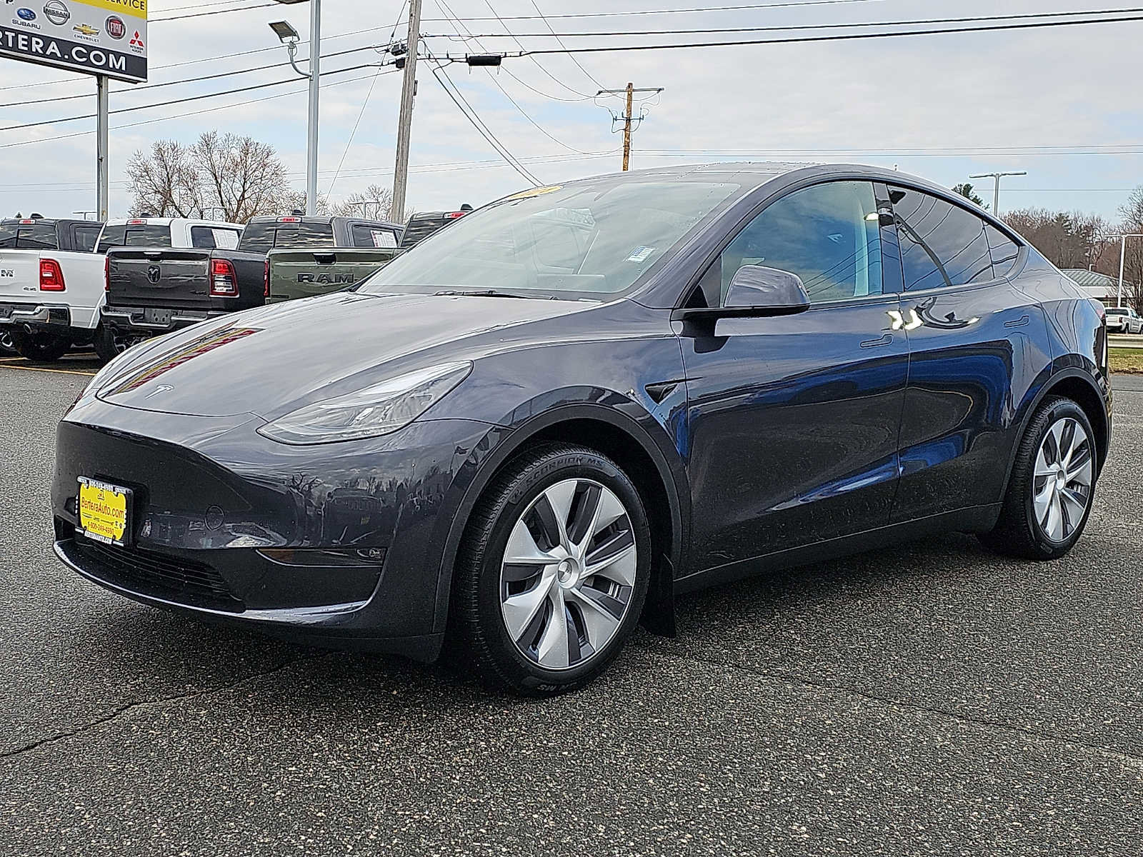 Used 2024 Tesla Model Y Long Range image 3