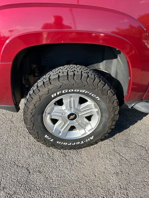 Used 2010 Chevrolet Suburban LT AWD/4WD image 29