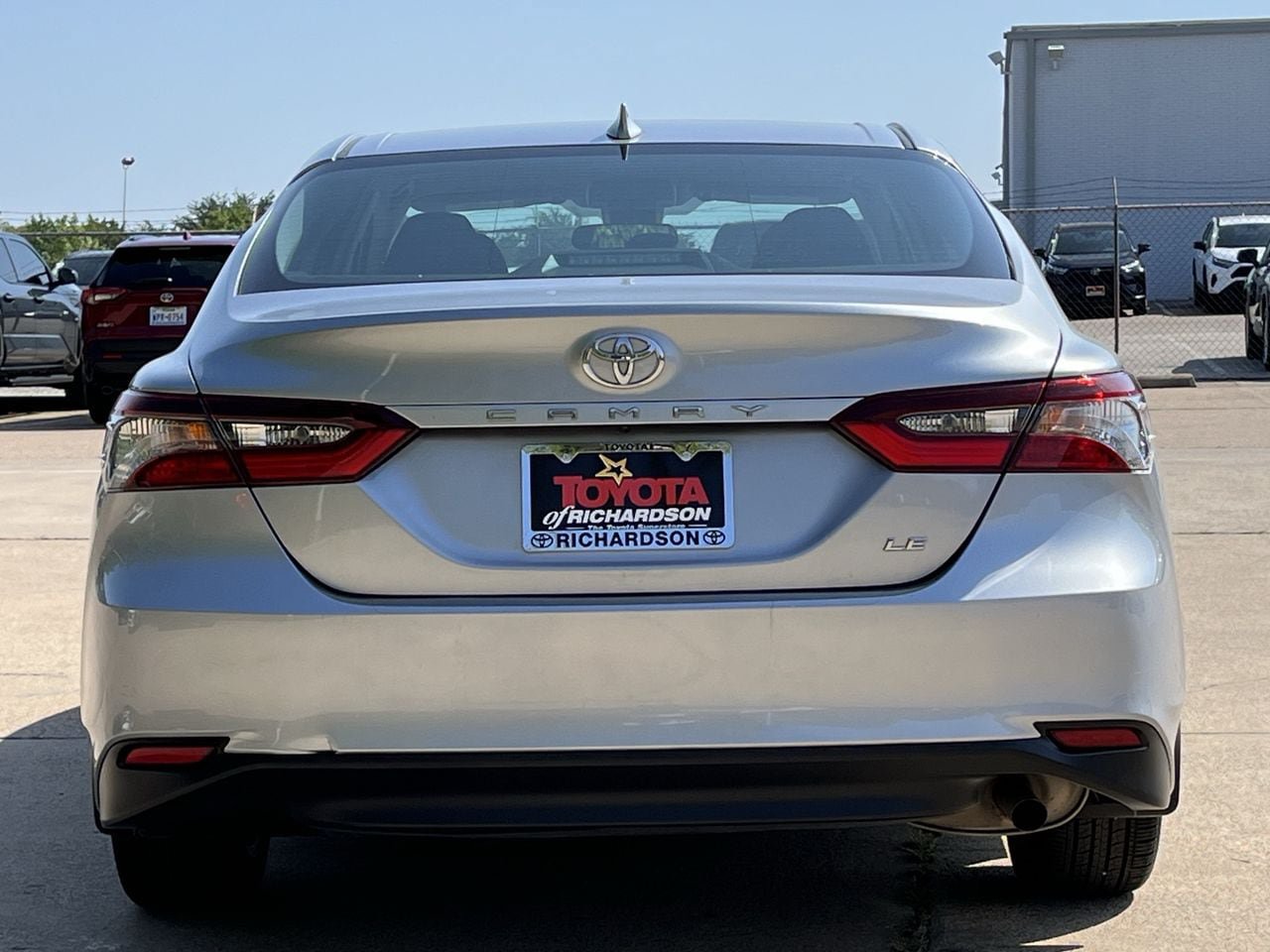 Used 2021 Toyota Camry LE FWD image 5