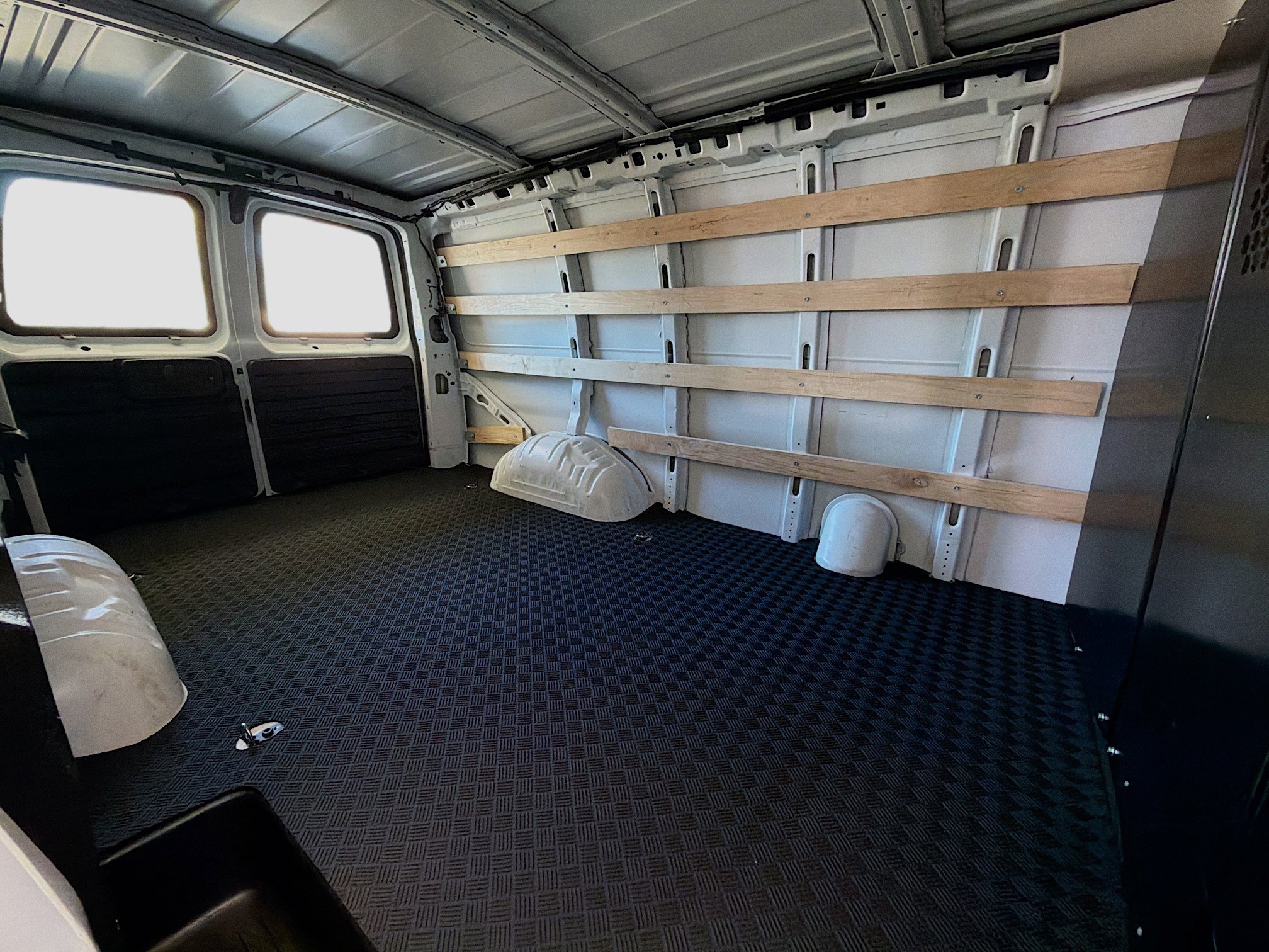 Used 2024 GMC Savana 2500 w/ Driver Convenience Package image 13