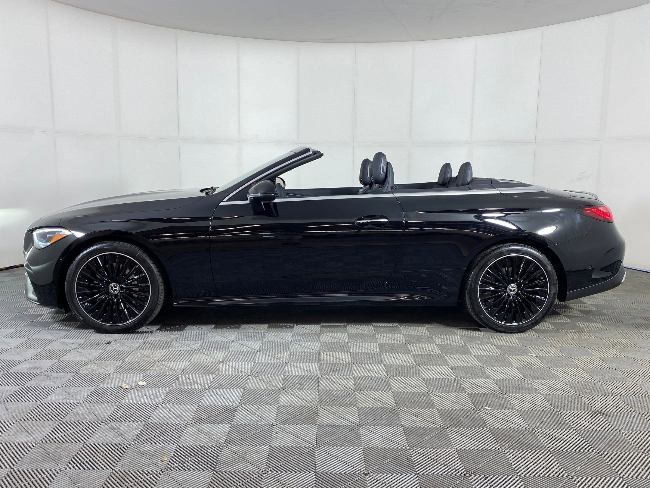 New 2026 Mercedes-Benz CLE 300 4MATIC Cabriolet video 2