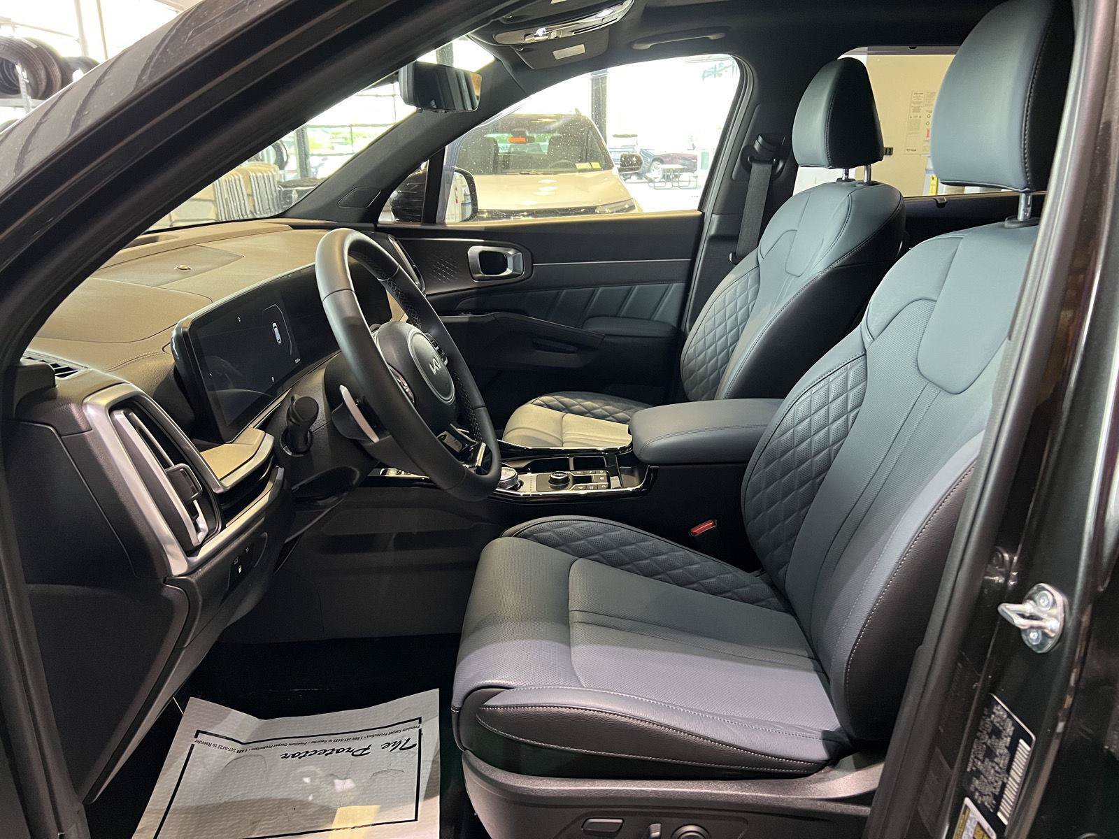 Used 2025 Kia Sorento SX Prestige AWD/4WD image 13