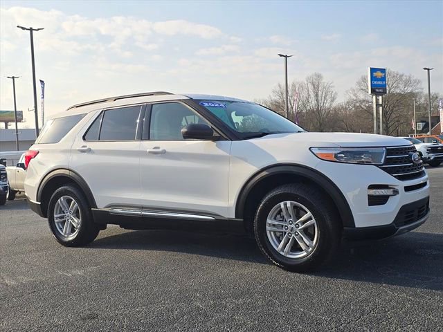 Used 2024 Ford Explorer XLT w/ Equipment Group 202A image 1