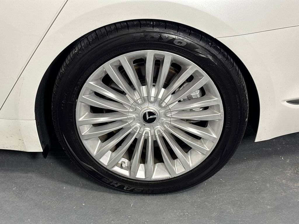 Used 2019 Kia K900 Luxury w/ VIP Package image 32