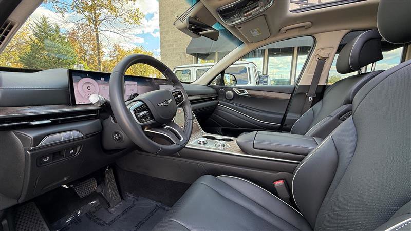 Used 2025 Genesis GV80 3.5T Advanced image 16