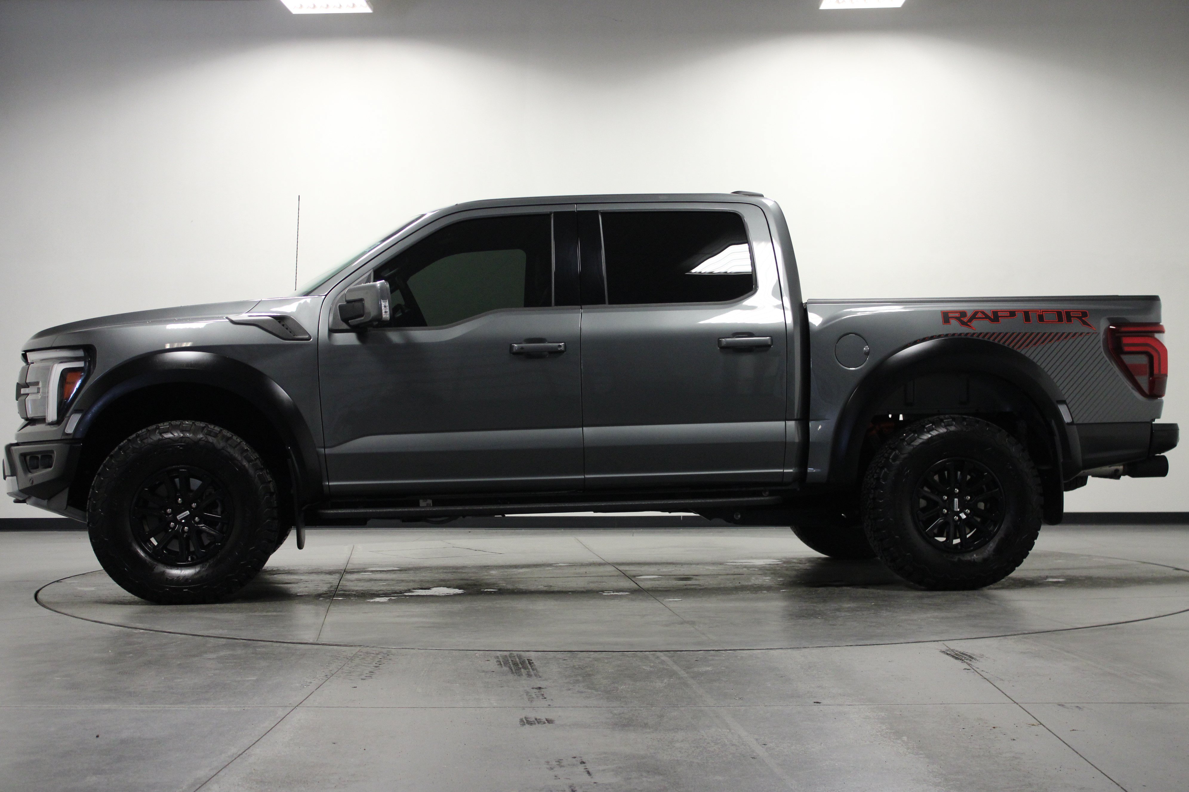 Used 2025 Ford F150 Raptor AWD/4WD image 7
