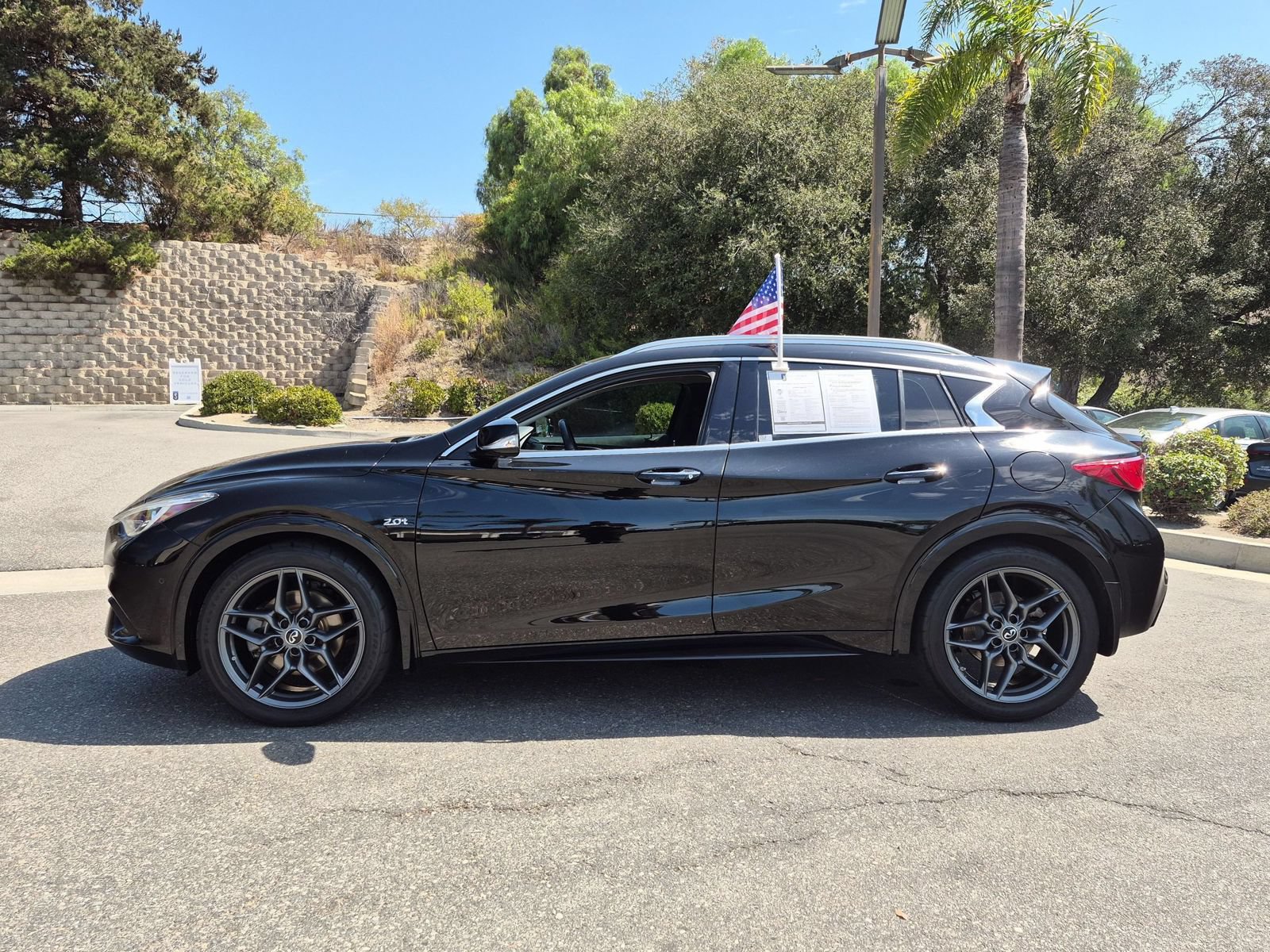 Used 2019 INFINITI QX30 w/ Navigation Package FWD image 2