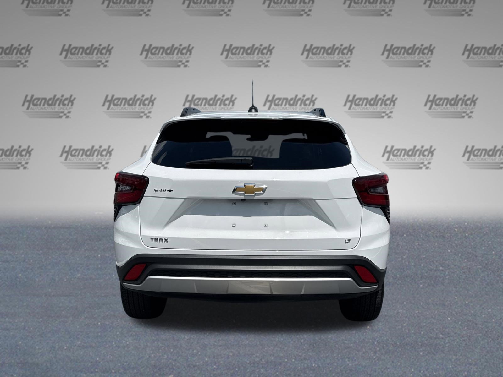 Used 2025 Chevrolet Trax LT FWD image 9