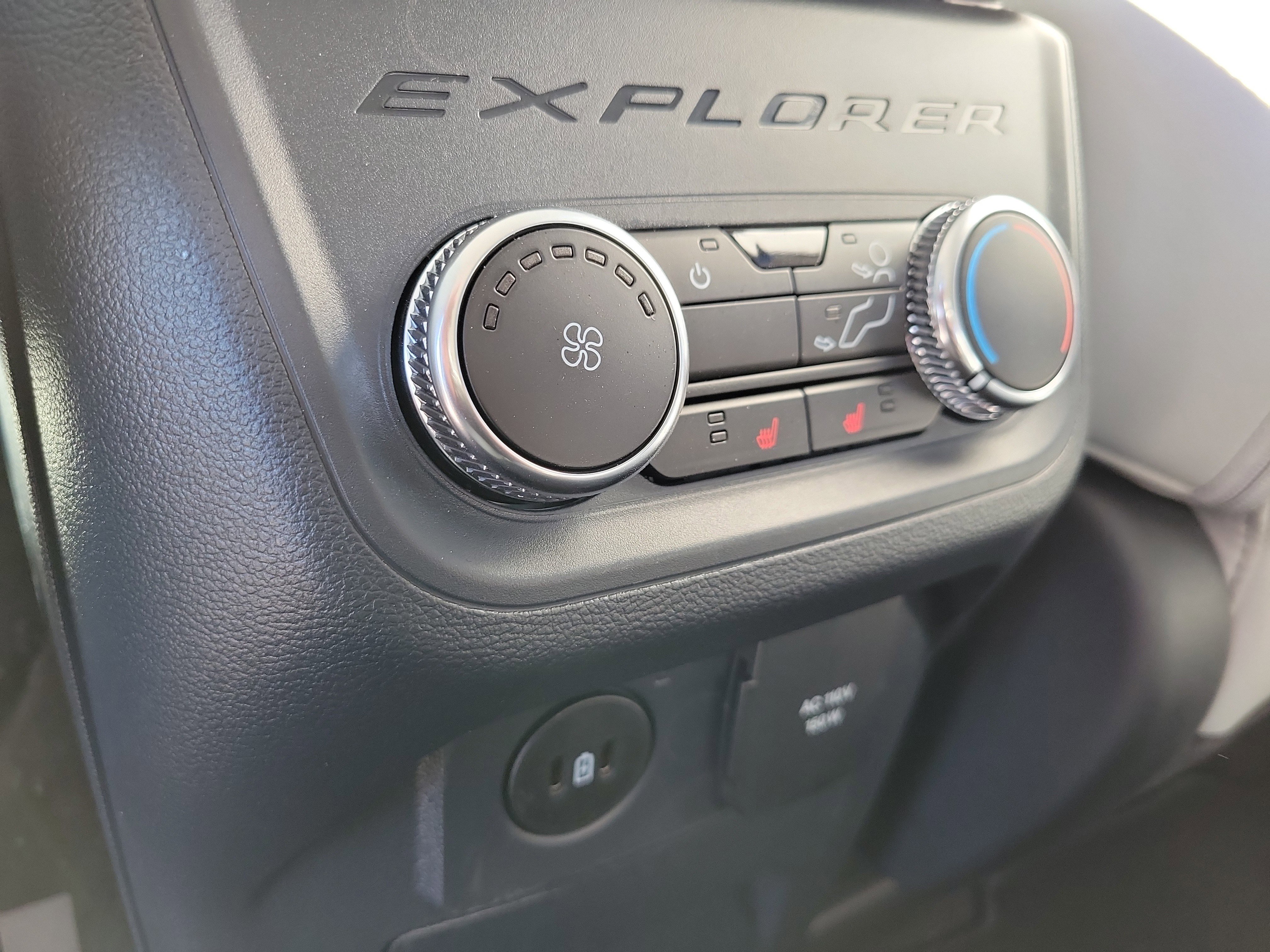 New 2026 Ford Explorer Platinum w/ LUX Leather Package image 19