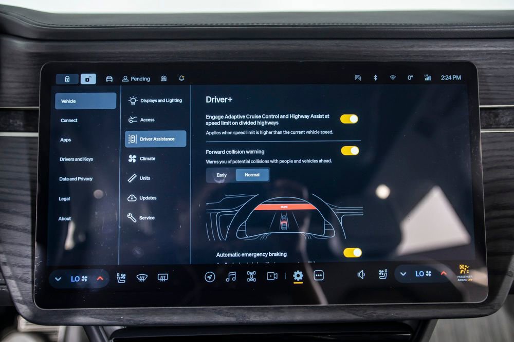 Used 2023 Rivian R1S Adventure image 35