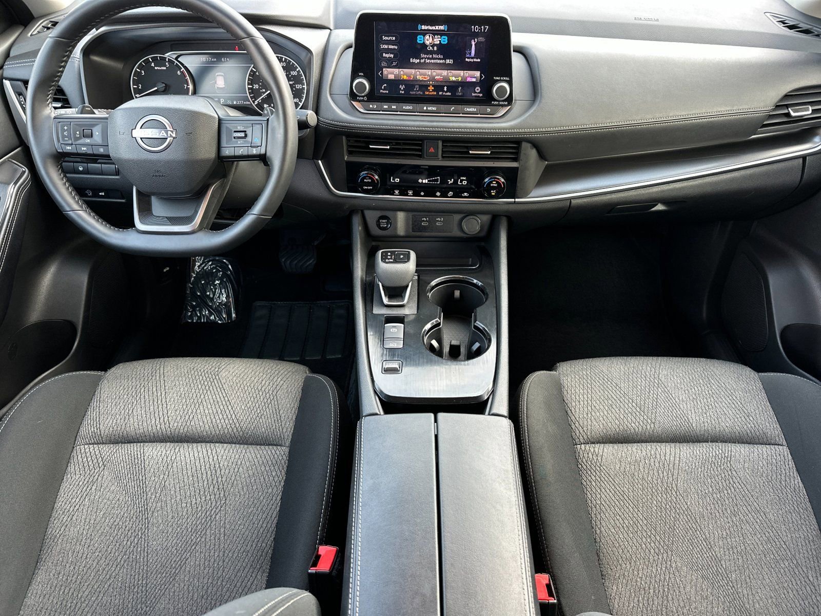 Used 2025 Nissan Rogue SV image 12