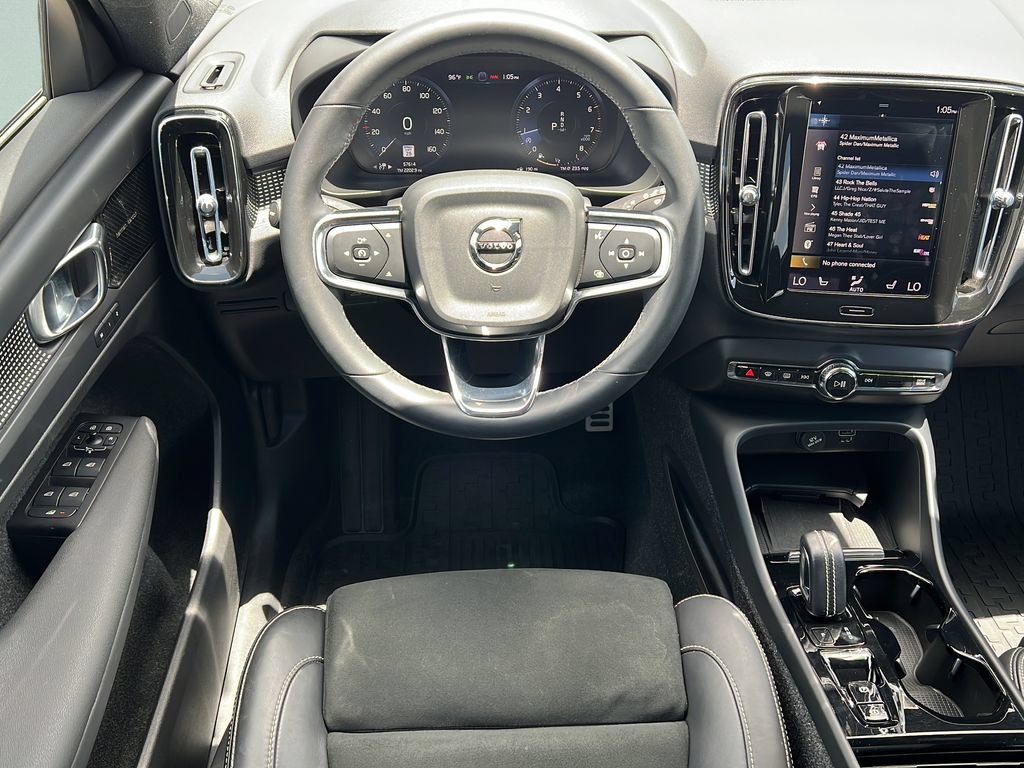 Used 2022 Volvo XC40 T5 R-Design w/ Advanced Package AWD/4WD image 12