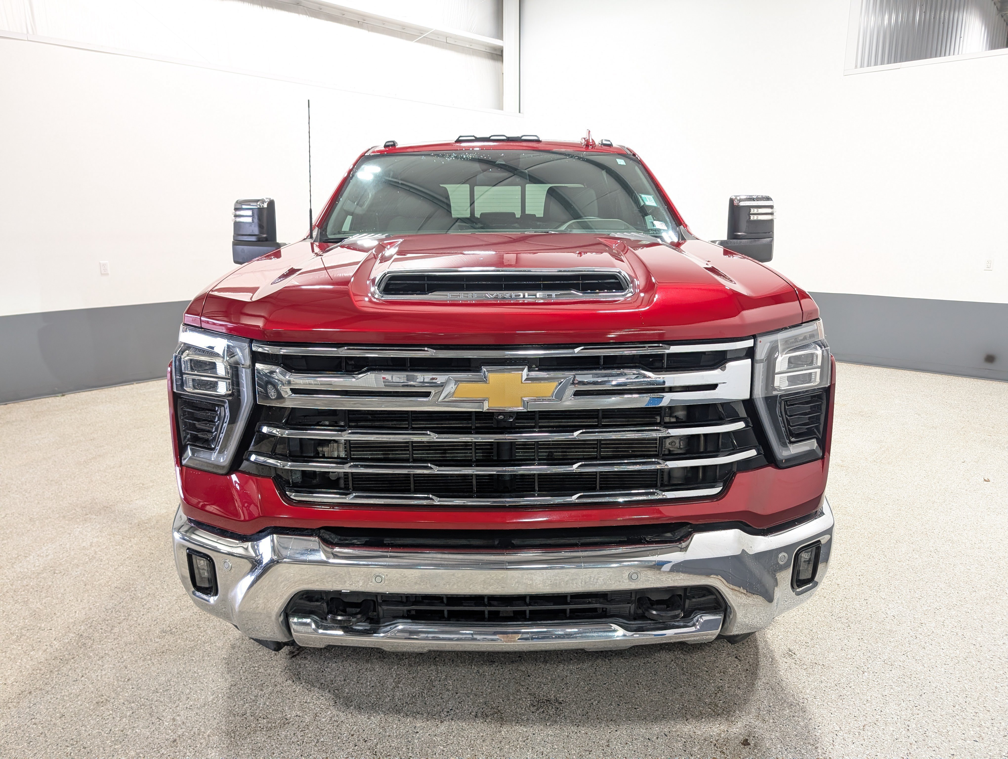 Used 2025 Chevrolet Silverado 3500 LTZ w/ LTZ Plus Package AWD/4WD image 8