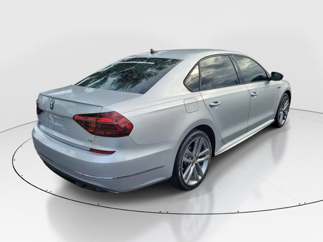 Used 2018 Volkswagen Passat 2.0T R-Line w/ R-Line Lighting Package FWD image 32