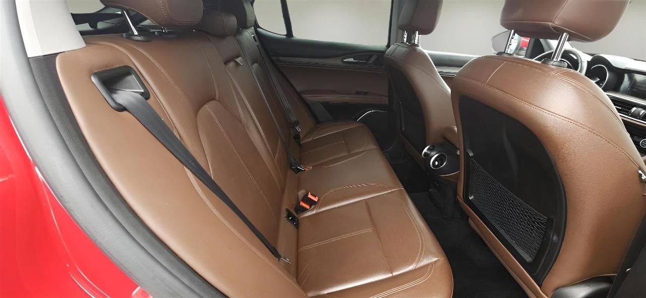 Used 2018 Alfa Romeo Stelvio Ti AWD/4WD image 37