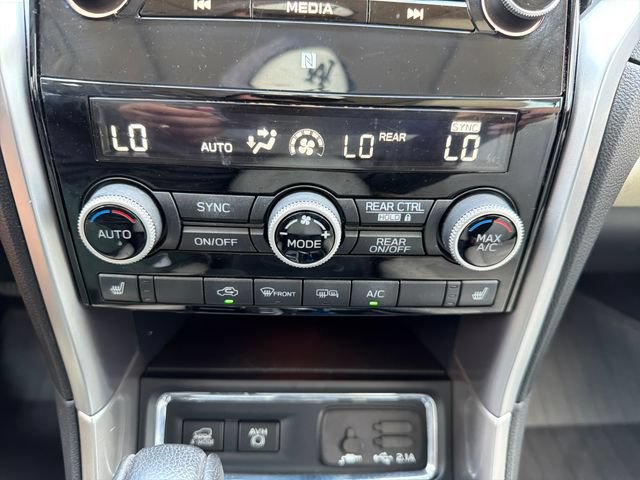 Used 2020 Subaru Ascent Limited w/ Technology Package AWD/4WD image 15