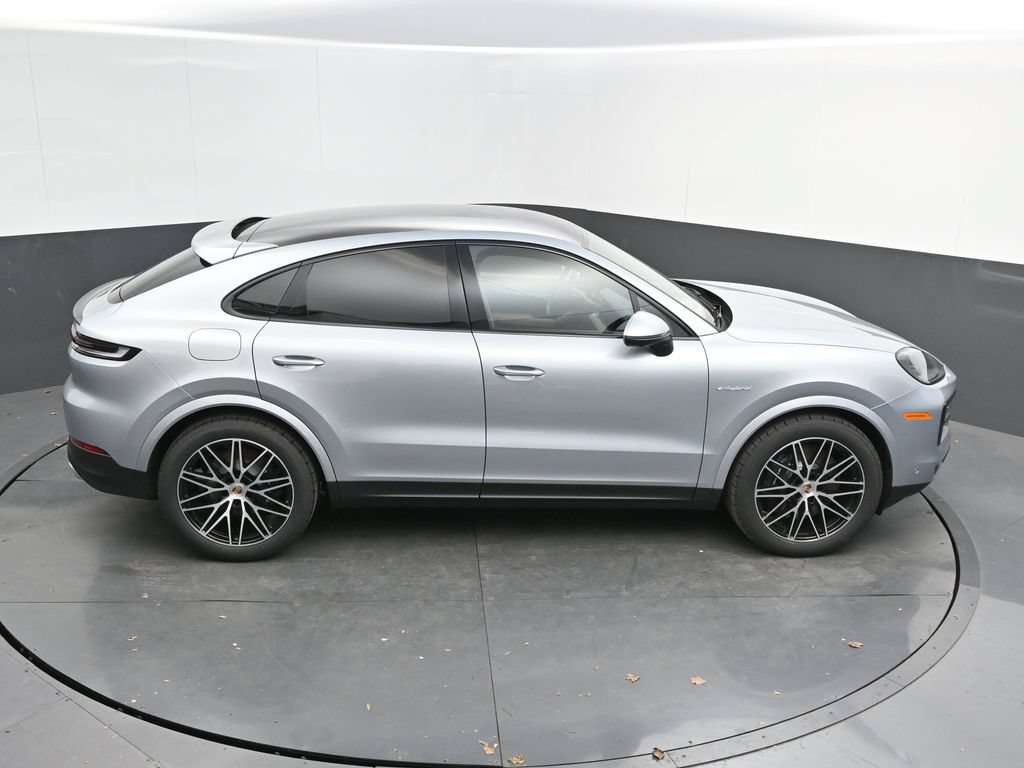 Certified 2026 Porsche Cayenne E-Hybrid Coupe AWD/4WD image 27