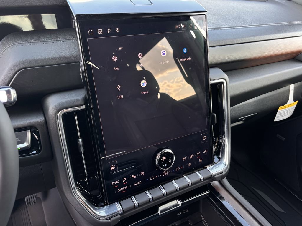 New 2026 GMC Yukon Denali w/ Denali Reserve Package image 12