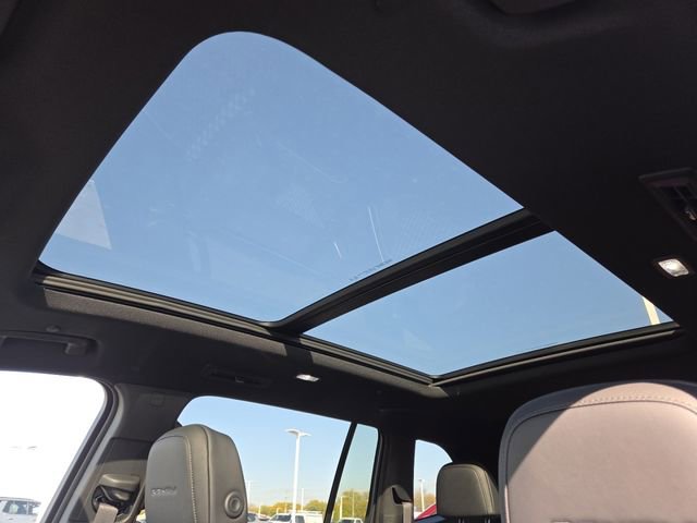 New 2026 GMC Acadia Denali w/ Super Cruise Package image 3